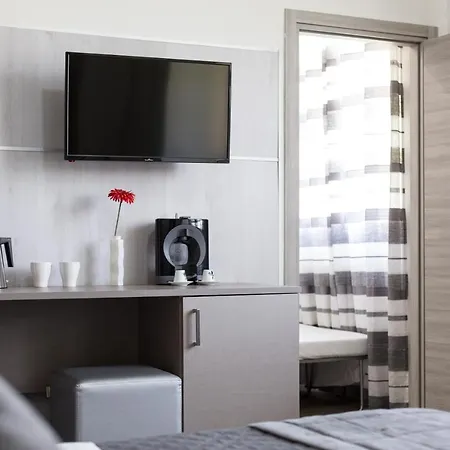 Hotel Canarino 3*
