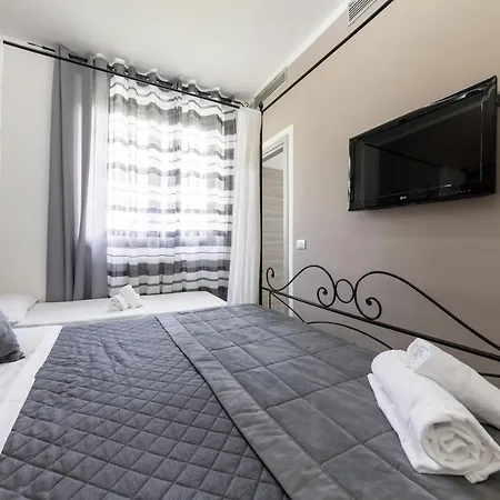 Hotel Canarino Riva del Garda