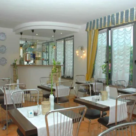 Hotel Canarino 3*
